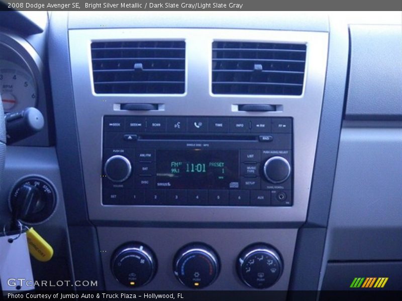 Bright Silver Metallic / Dark Slate Gray/Light Slate Gray 2008 Dodge Avenger SE