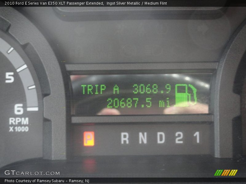 Ingot Silver Metallic / Medium Flint 2010 Ford E Series Van E350 XLT Passenger Extended