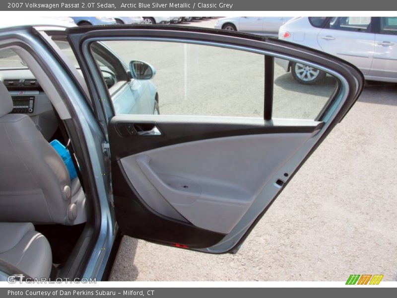 Door Panel of 2007 Passat 2.0T Sedan