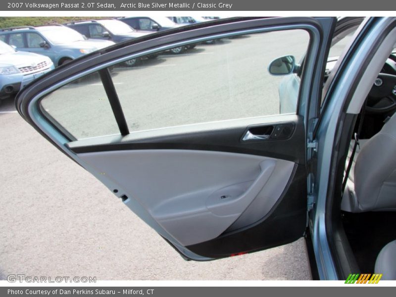 Door Panel of 2007 Passat 2.0T Sedan