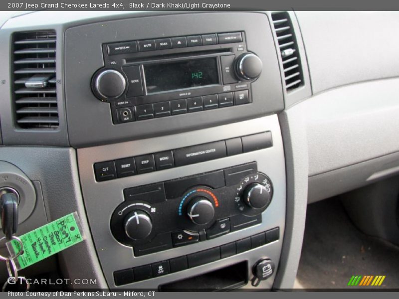 Black / Dark Khaki/Light Graystone 2007 Jeep Grand Cherokee Laredo 4x4