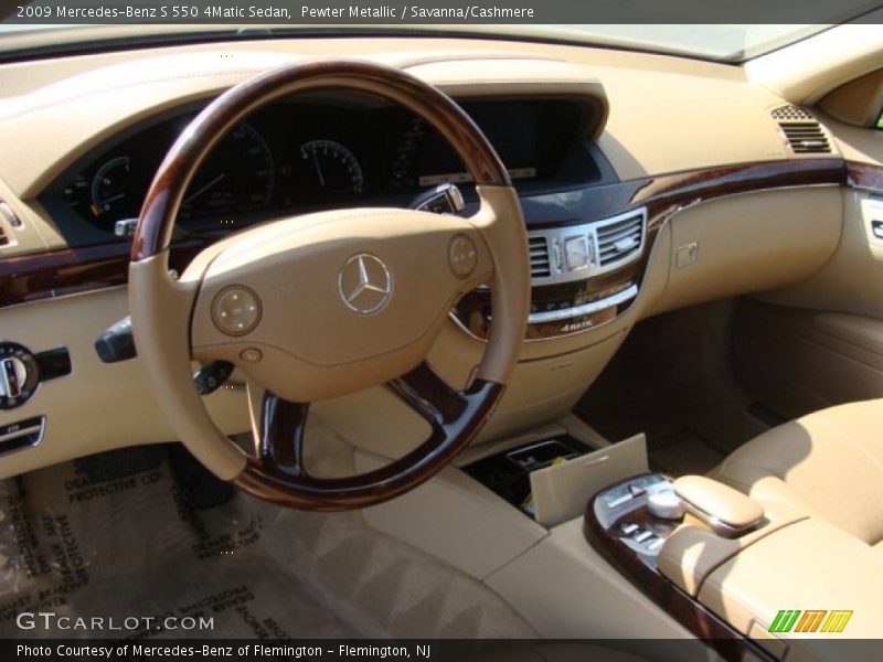Dashboard of 2009 S 550 4Matic Sedan