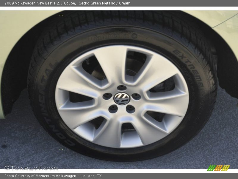 Gecko Green Metallic / Cream 2009 Volkswagen New Beetle 2.5 Coupe
