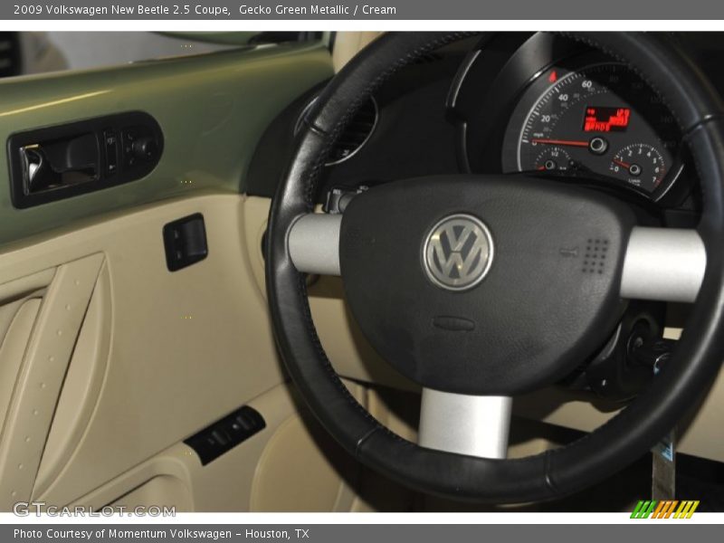 Gecko Green Metallic / Cream 2009 Volkswagen New Beetle 2.5 Coupe
