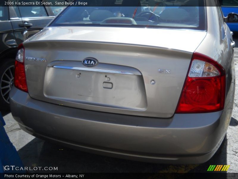 Sand Beige / Beige 2006 Kia Spectra EX Sedan