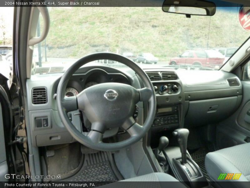 Super Black / Charcoal 2004 Nissan Xterra XE 4x4