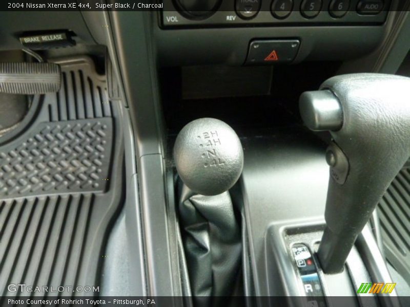 Super Black / Charcoal 2004 Nissan Xterra XE 4x4