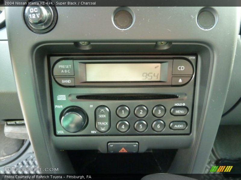 Super Black / Charcoal 2004 Nissan Xterra XE 4x4