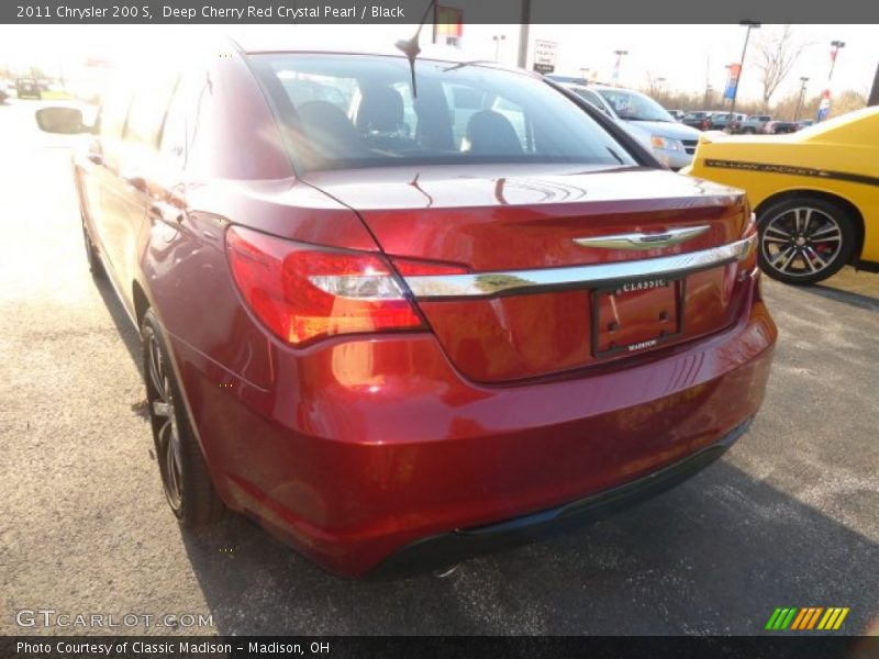 Deep Cherry Red Crystal Pearl / Black 2011 Chrysler 200 S