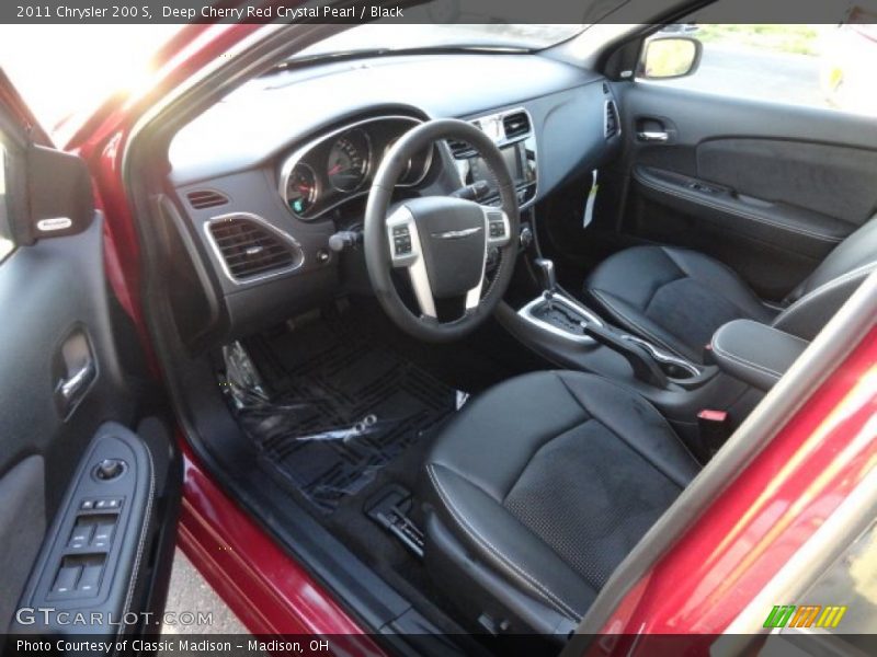 Deep Cherry Red Crystal Pearl / Black 2011 Chrysler 200 S