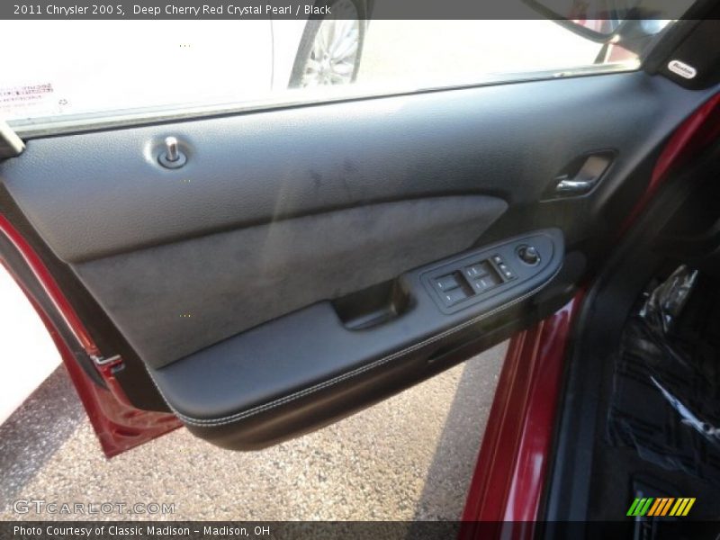 Deep Cherry Red Crystal Pearl / Black 2011 Chrysler 200 S