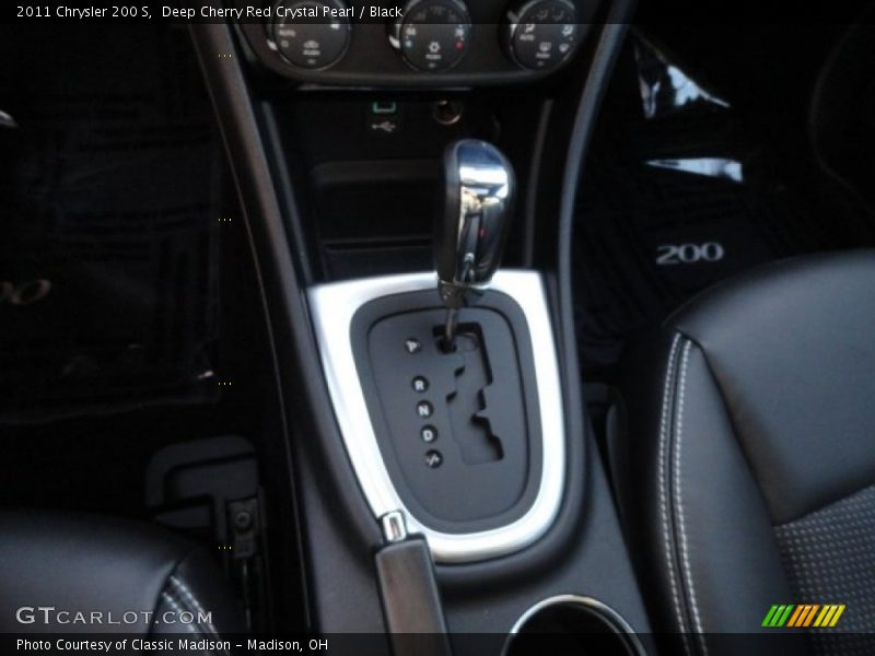 Deep Cherry Red Crystal Pearl / Black 2011 Chrysler 200 S