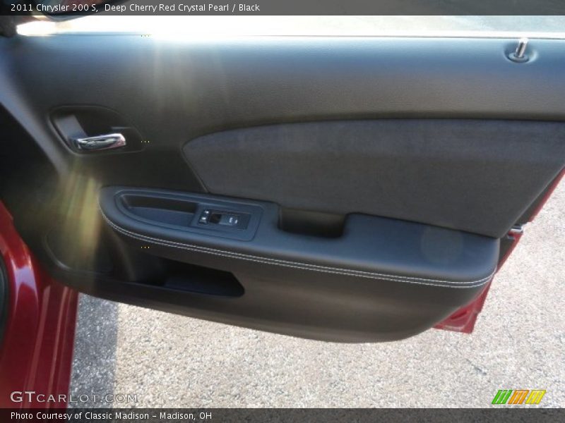 Deep Cherry Red Crystal Pearl / Black 2011 Chrysler 200 S