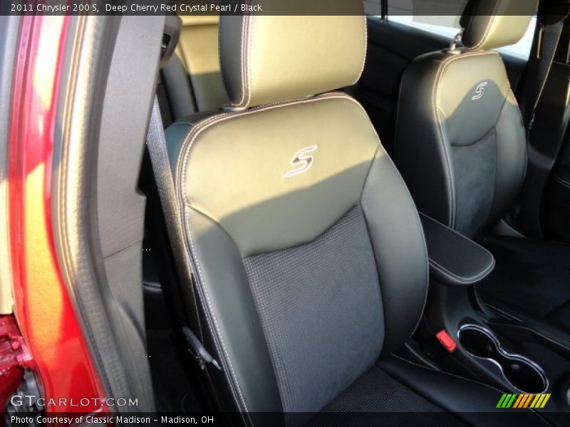 Deep Cherry Red Crystal Pearl / Black 2011 Chrysler 200 S