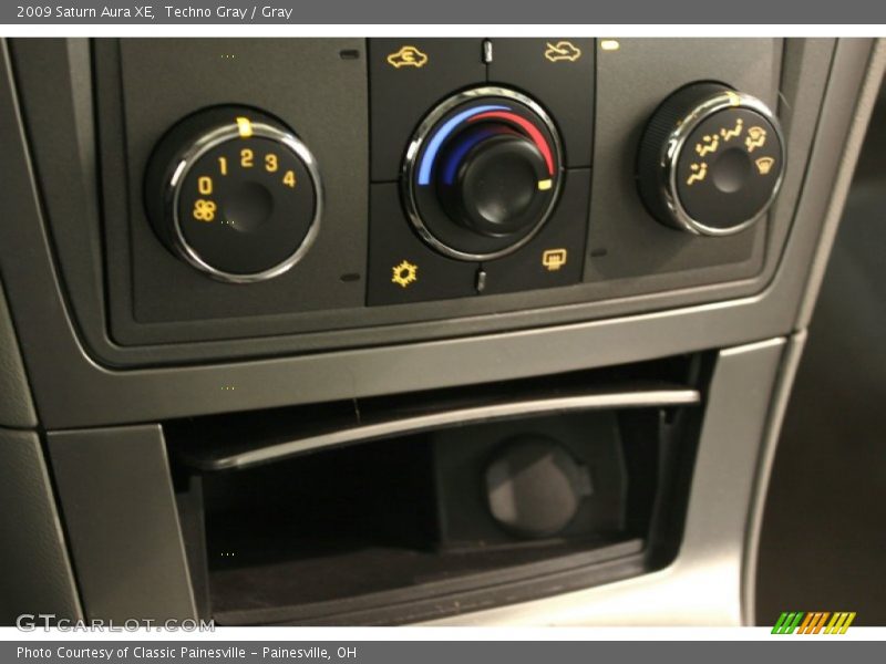 Techno Gray / Gray 2009 Saturn Aura XE
