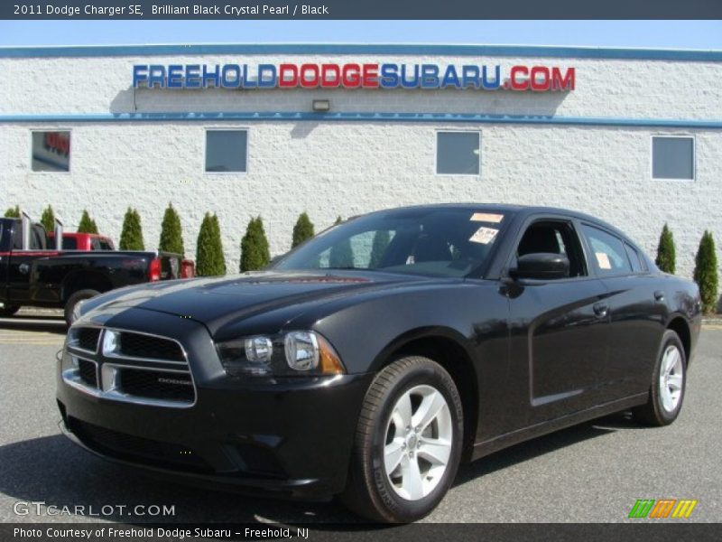 Brilliant Black Crystal Pearl / Black 2011 Dodge Charger SE