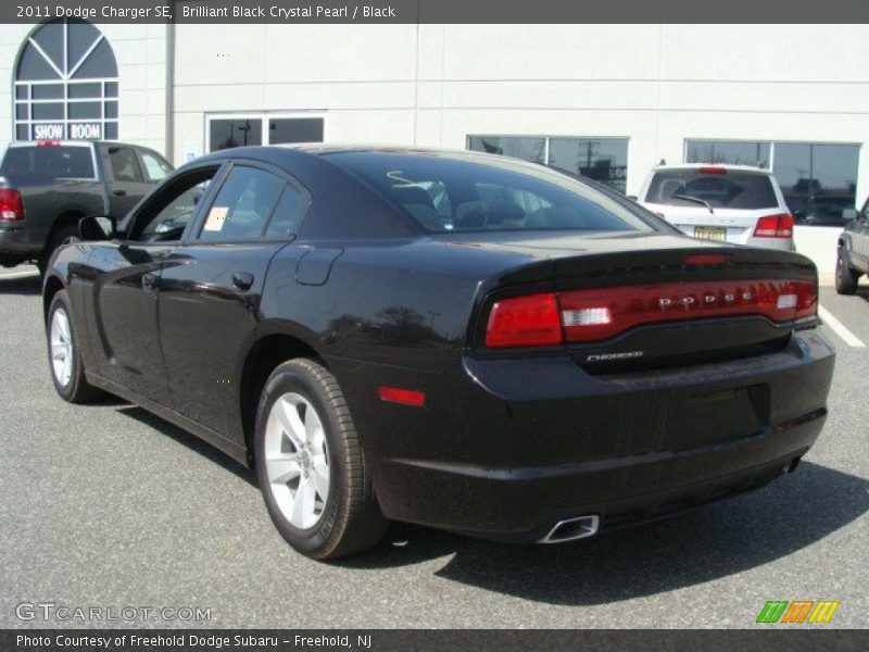 Brilliant Black Crystal Pearl / Black 2011 Dodge Charger SE