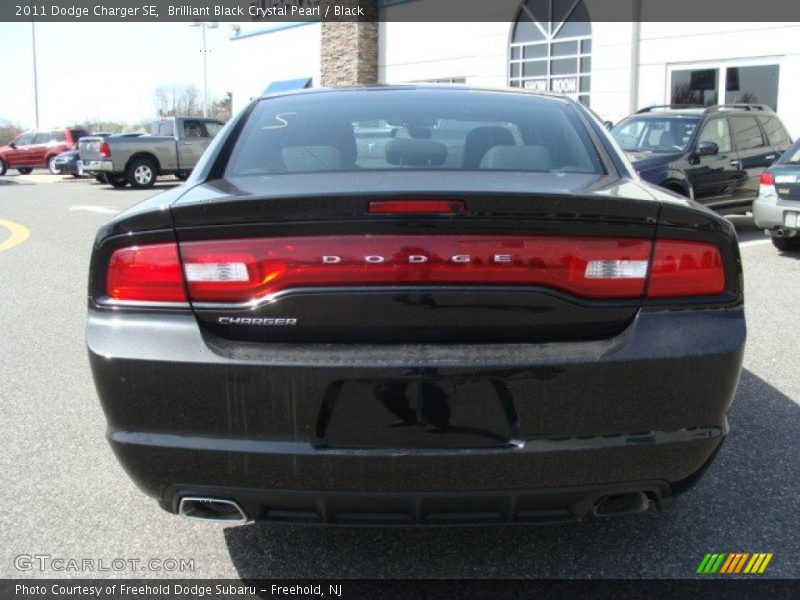 Brilliant Black Crystal Pearl / Black 2011 Dodge Charger SE