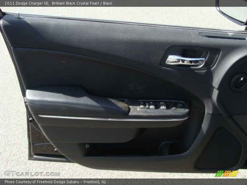 Brilliant Black Crystal Pearl / Black 2011 Dodge Charger SE