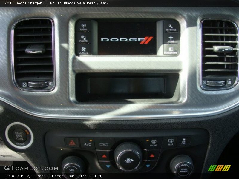 Brilliant Black Crystal Pearl / Black 2011 Dodge Charger SE