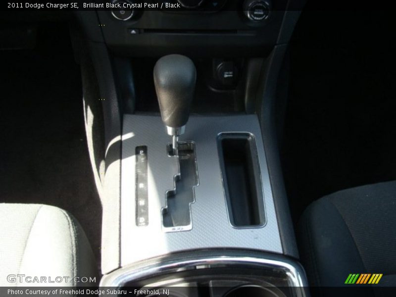 Brilliant Black Crystal Pearl / Black 2011 Dodge Charger SE