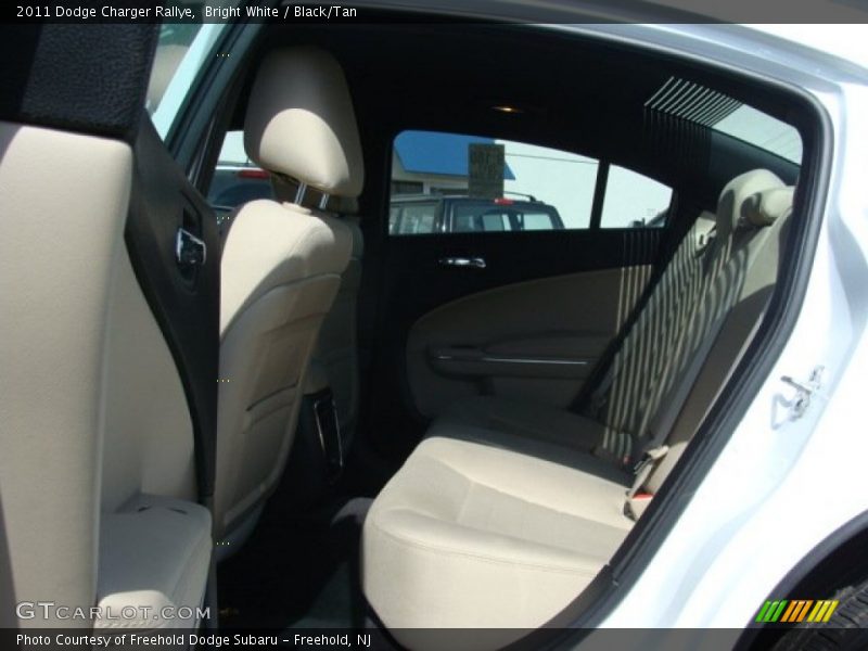Bright White / Black/Tan 2011 Dodge Charger Rallye