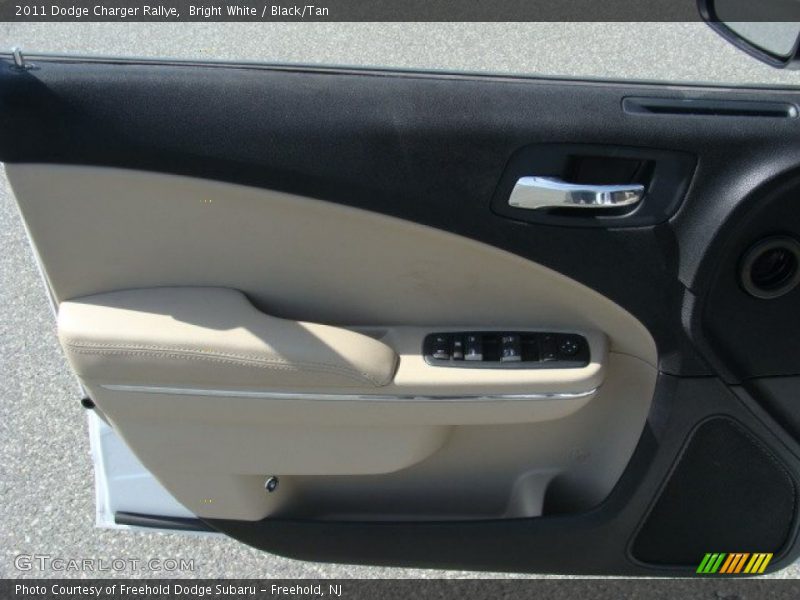 Bright White / Black/Tan 2011 Dodge Charger Rallye