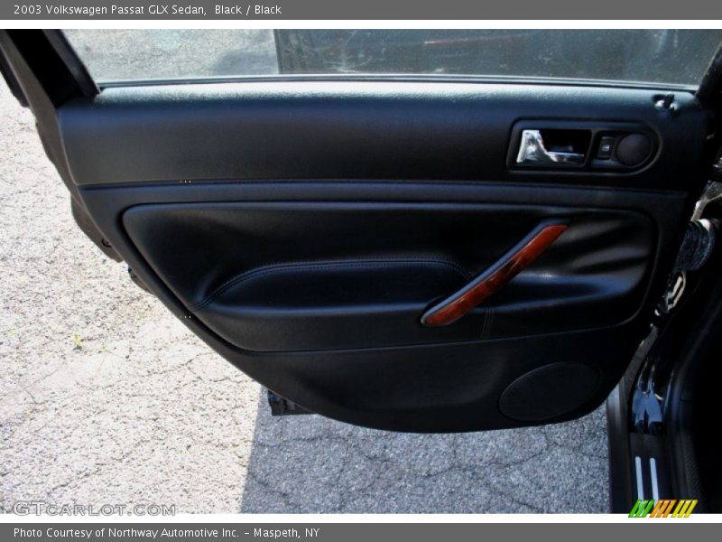 Black / Black 2003 Volkswagen Passat GLX Sedan