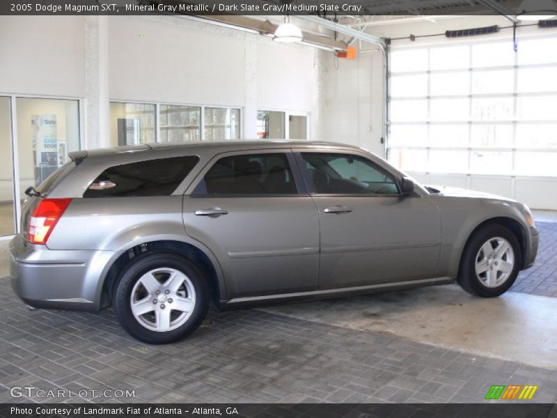 Mineral Gray Metallic / Dark Slate Gray/Medium Slate Gray 2005 Dodge Magnum SXT