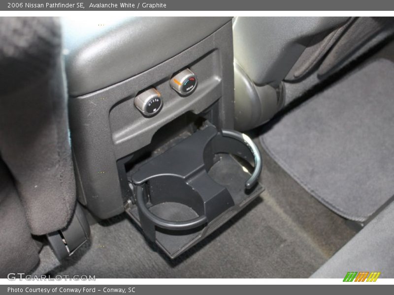 Avalanche White / Graphite 2006 Nissan Pathfinder SE