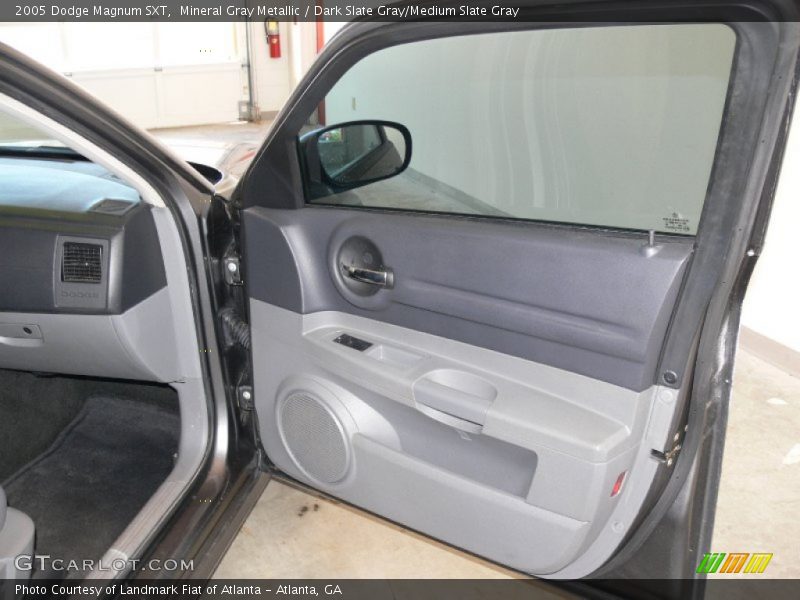 Mineral Gray Metallic / Dark Slate Gray/Medium Slate Gray 2005 Dodge Magnum SXT