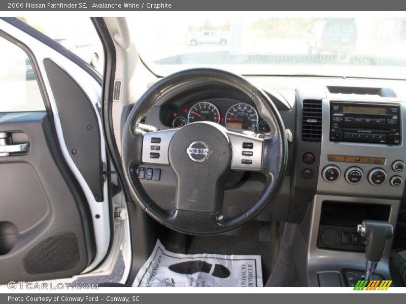 Avalanche White / Graphite 2006 Nissan Pathfinder SE