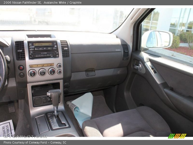 Avalanche White / Graphite 2006 Nissan Pathfinder SE