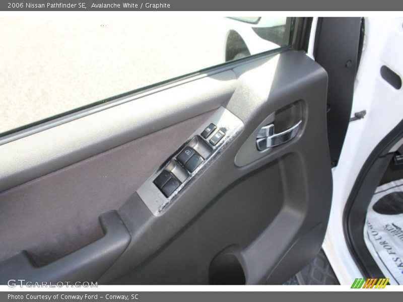 Avalanche White / Graphite 2006 Nissan Pathfinder SE