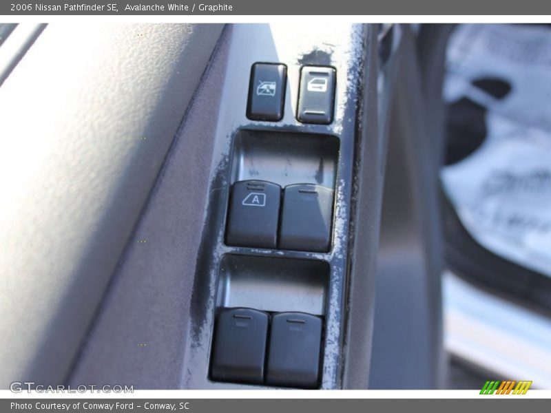 Avalanche White / Graphite 2006 Nissan Pathfinder SE
