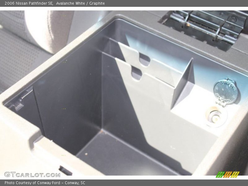 Avalanche White / Graphite 2006 Nissan Pathfinder SE