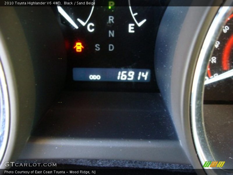 Black / Sand Beige 2010 Toyota Highlander V6 4WD