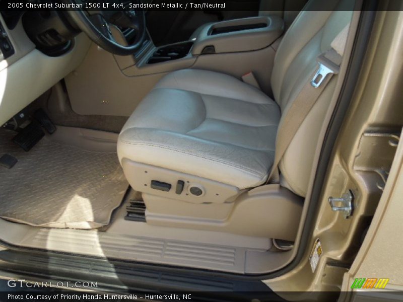 Sandstone Metallic / Tan/Neutral 2005 Chevrolet Suburban 1500 LT 4x4
