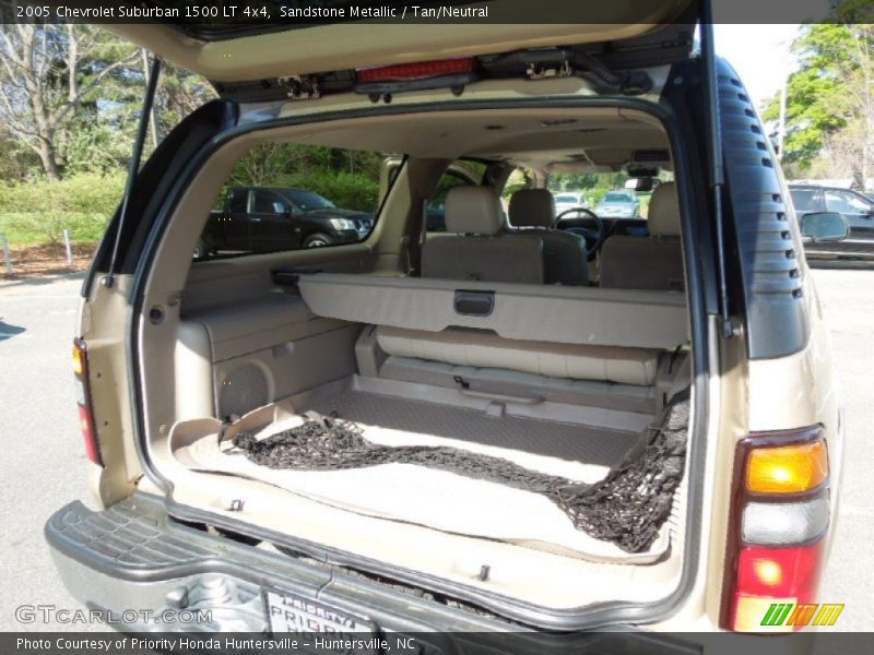 Sandstone Metallic / Tan/Neutral 2005 Chevrolet Suburban 1500 LT 4x4