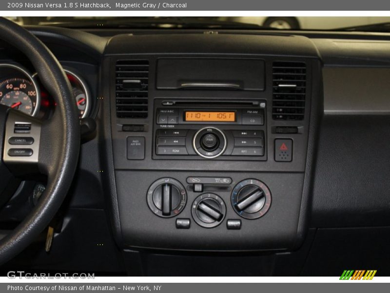 Magnetic Gray / Charcoal 2009 Nissan Versa 1.8 S Hatchback