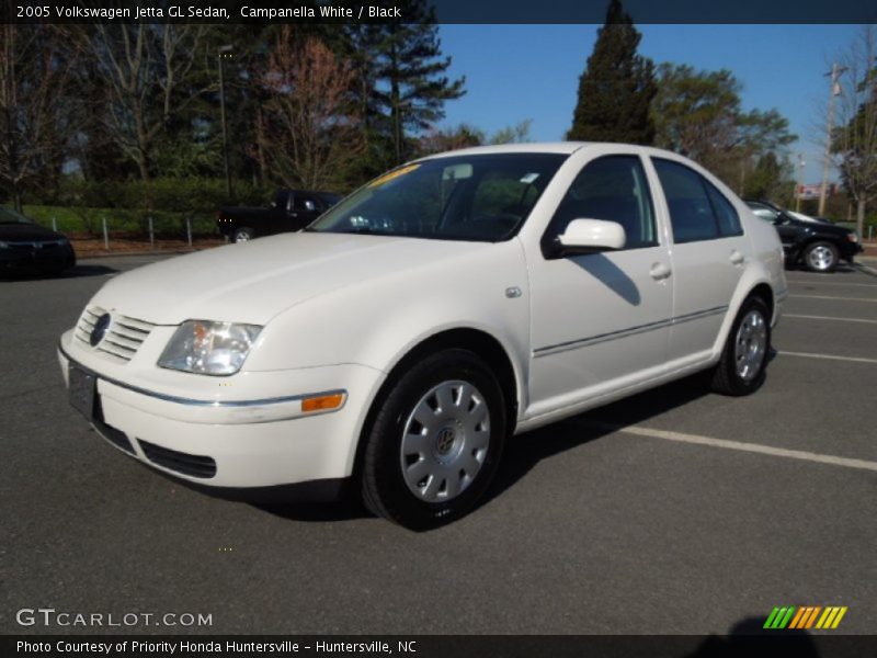 Campanella White / Black 2005 Volkswagen Jetta GL Sedan