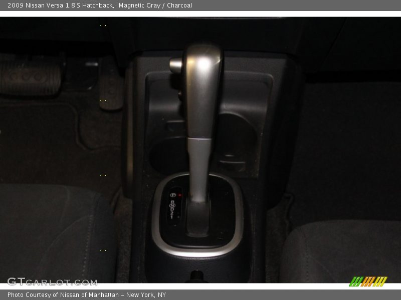Magnetic Gray / Charcoal 2009 Nissan Versa 1.8 S Hatchback