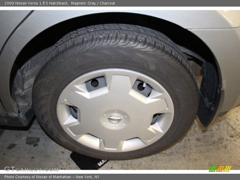 Magnetic Gray / Charcoal 2009 Nissan Versa 1.8 S Hatchback