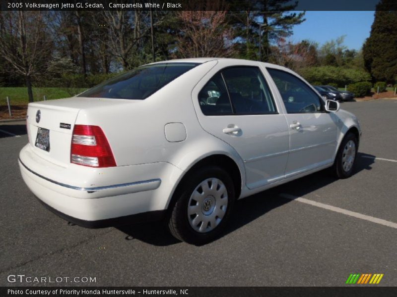 Campanella White / Black 2005 Volkswagen Jetta GL Sedan