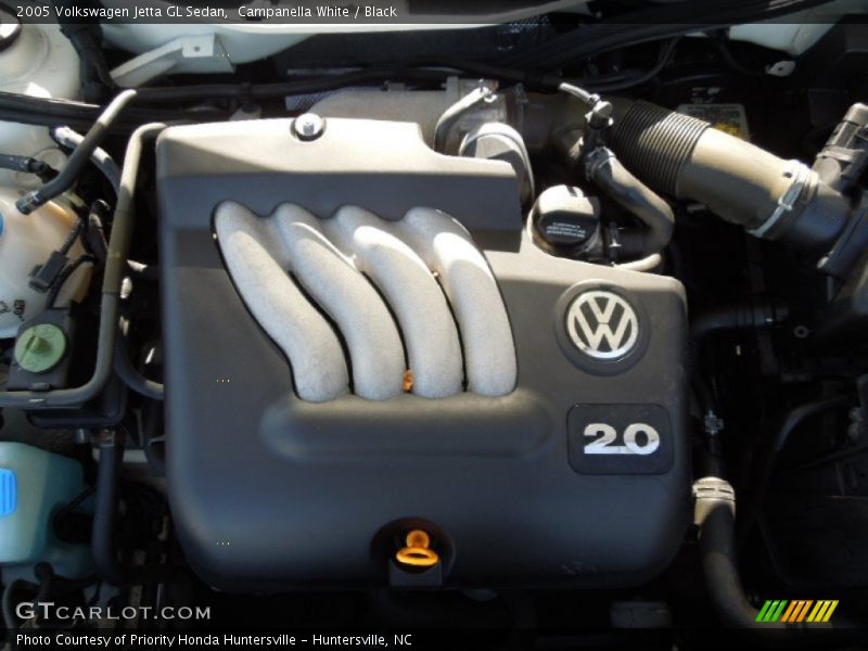 Campanella White / Black 2005 Volkswagen Jetta GL Sedan