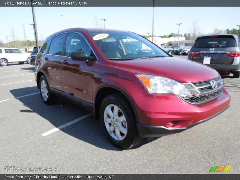 Tango Red Pearl / Gray 2011 Honda CR-V SE