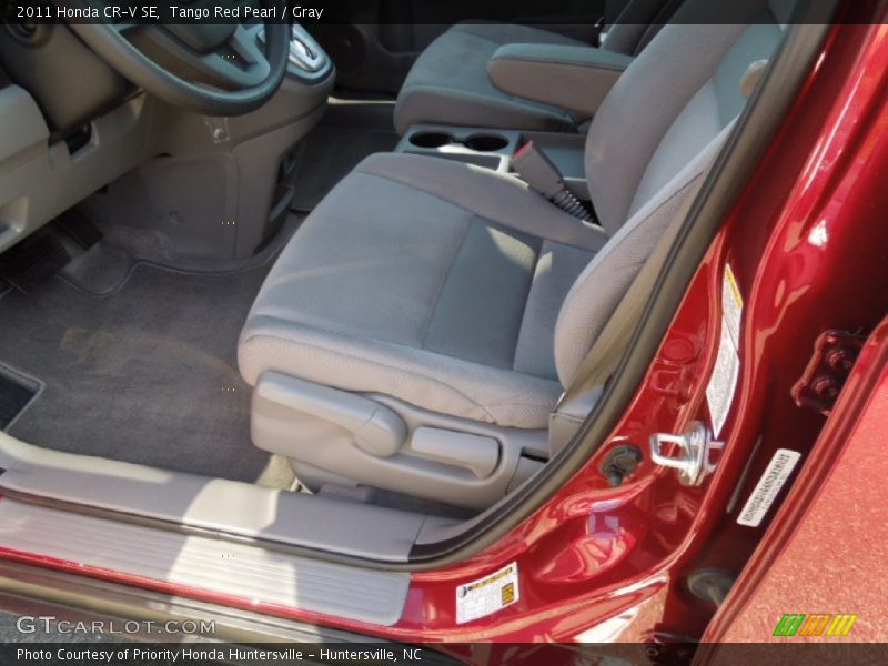 Tango Red Pearl / Gray 2011 Honda CR-V SE
