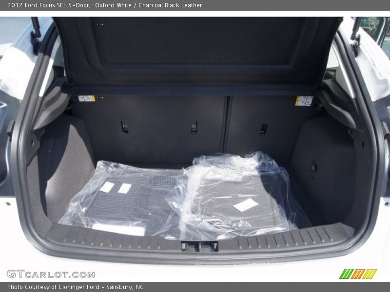 Oxford White / Charcoal Black Leather 2012 Ford Focus SEL 5-Door