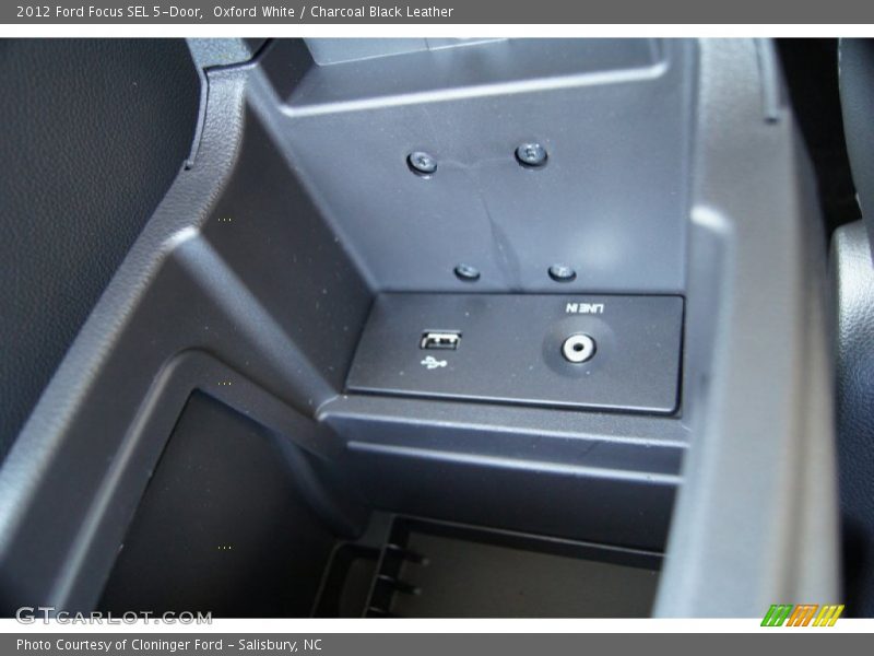 Oxford White / Charcoal Black Leather 2012 Ford Focus SEL 5-Door