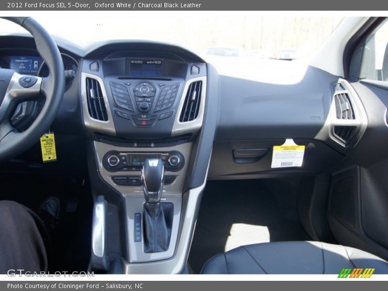 Oxford White / Charcoal Black Leather 2012 Ford Focus SEL 5-Door
